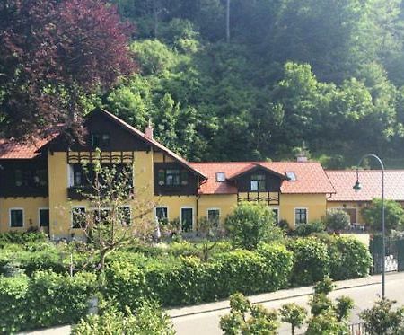 Villa Kreuthhof Appartements Klosterneuburg Exteriör bild